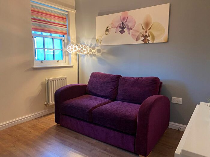 1 Bedroom Flat To Rent In Gawton Crescent, Netherne On The Hill, CR5