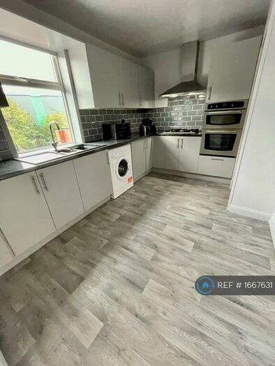 1 Bedroom Flat To Rent In Whitehall Road, Leeds, LS12