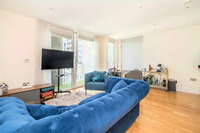 2 Bedroom Apartment To Rent In Cobalt Point, Millharbour, Canary Wharf, London, E14