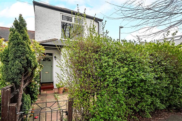 1 Bedroom Flat For Sale In Douglas Road, Surbiton, KT6