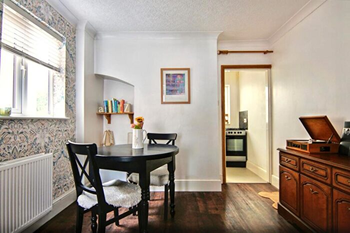 2 Bedroom Terraced House For Sale In Clinton Lane, Kenilworth, CV8