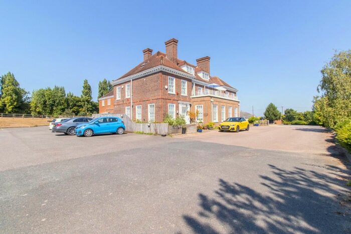 3 Bedroom Flat For Sale In Brook Lane, Herne Bay, CT6