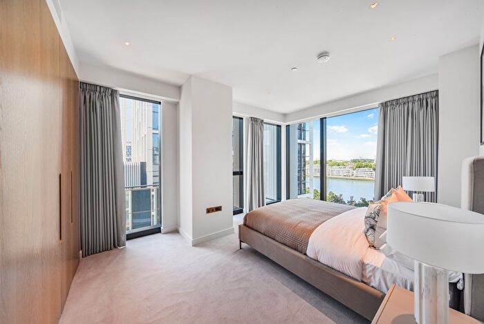 3 Bedroom Flat To Rent In Nine Elms Lane, London, SW8