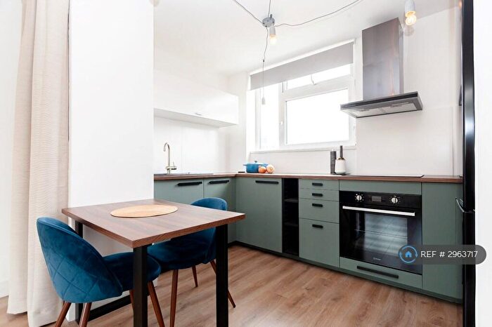 1 Bedroom Flat To Rent In Shaftesbury Court, London, N1