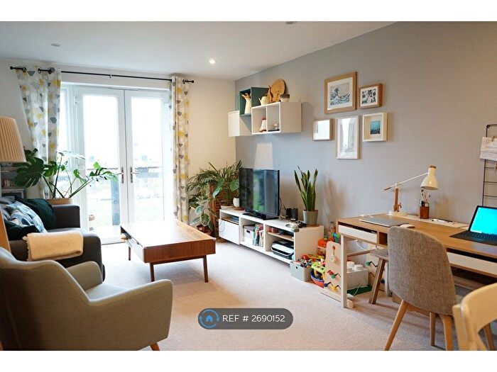 2 Bedroom Flat To Rent In Verona House, Mitcham, CR4