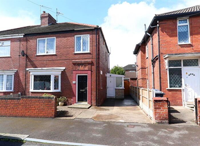 3 Bedroom Semi Detached House For Sale In St. Ursulas Road, Doncaster, DN4