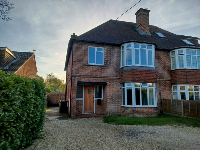 4 Bedroom Semi-Detached House To Rent In The Causeway, Petersfield, GU31