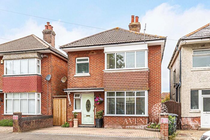 3 Bedroom Detached House For Sale In Oates Road, Bournemouth, Bournemouth Christchurch Poole, BH9