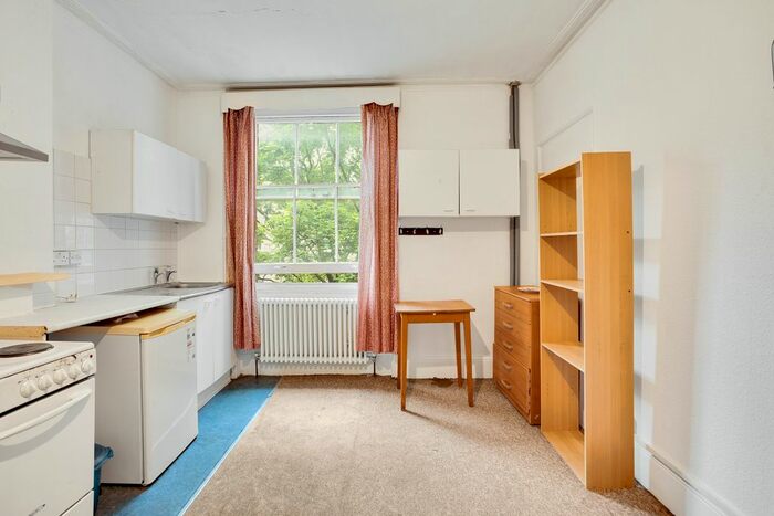 Studio To Rent In - Kensington Gardens Square, London, W2