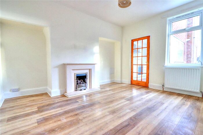 2 Bedroom Flat To Rent In Hawthorn Street, Newcastle Upon Tyne, Tyne And Wear, NE15