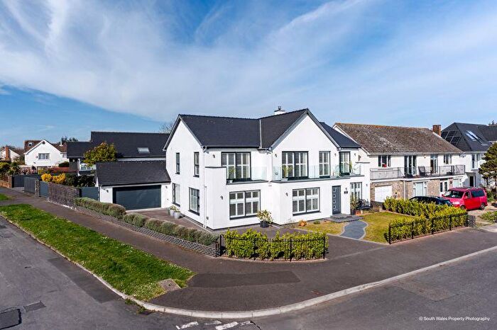 5 Bedroom Detached House For Sale In Whitcliffe Drive, Penarth, CF64
