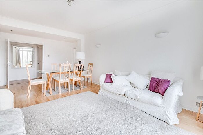 3 Bedroom Flat To Rent In Caroline House, Bayswater Road, London, W2