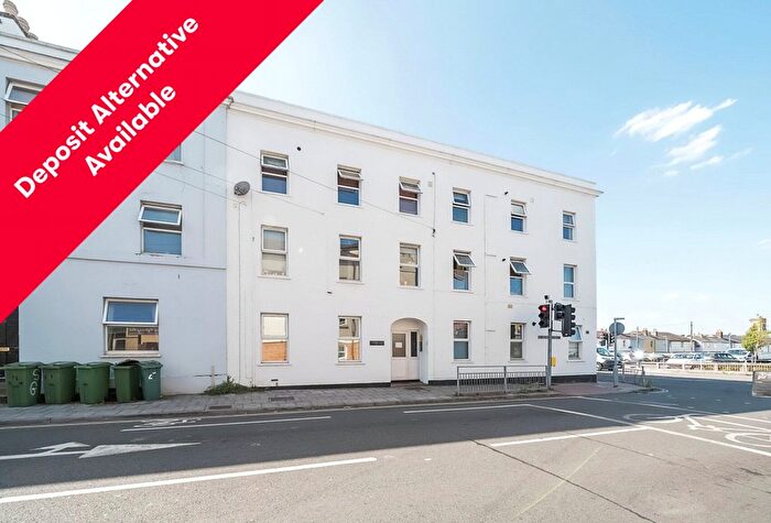 2 Bedroom Flat To Rent In St. Georges Street, Cheltenham, Gloucestershire, GL50