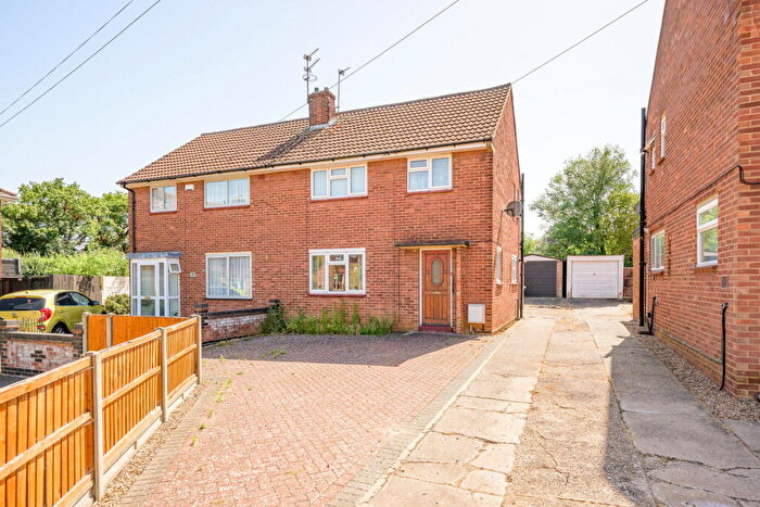 3 Bedroom Semi-Detached House For Sale In Melbourne Road In Grantham, NG31