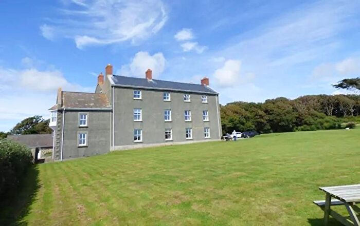 1 Bedroom Flat For Sale In Solva, Haverfordwest, SA62