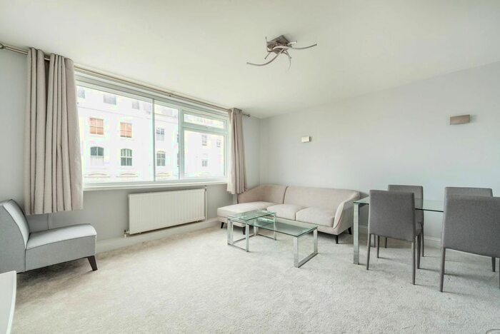2 Bedroom Flat To Rent In Arundel Gardens, Notting Hill, London, W11