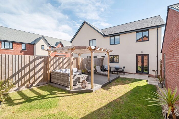 4 Bedroom Semi-Detached House For Sale In Victoria Mead, Topsham, EX3