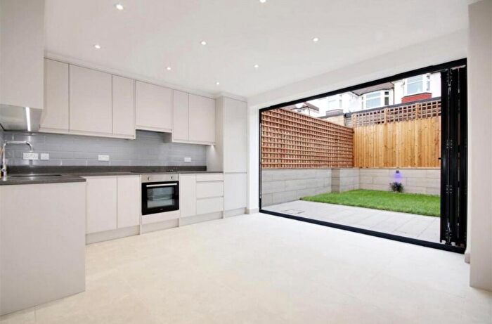 4 Bedroom Terraced House For Sale In Chase Road, London, N14