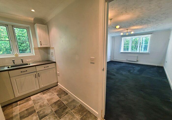 1 Bedroom Flat For Sale In Hawkers Close, Totton, Southampton, SO40