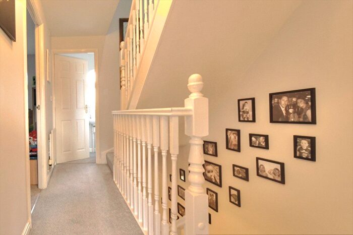 3 Bedroom Terraced House For Sale In Sycamore Rise, Bracknell, Berkshire, RG12