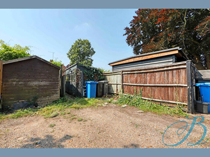 2 Bedroom Cottage For Sale In High Street, Cookham, SL6