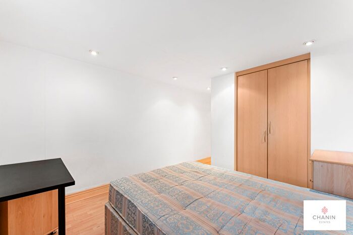1 Bedroom Flat To Rent In Nova Building, Isle Of Dogs, E14
