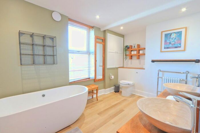 3 Bedroom Flat To Rent In Sydenham Road, Knowle, Bristol, BS4