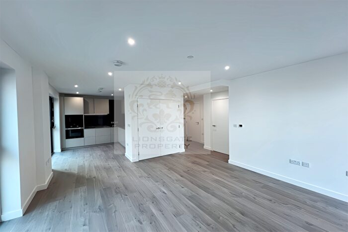 1 Bedroom Apartment To Rent In Hawker House, N4