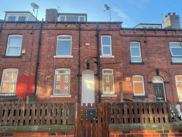 2 Bedroom Terraced House To Rent In Colenso Place, Leeds, LS11