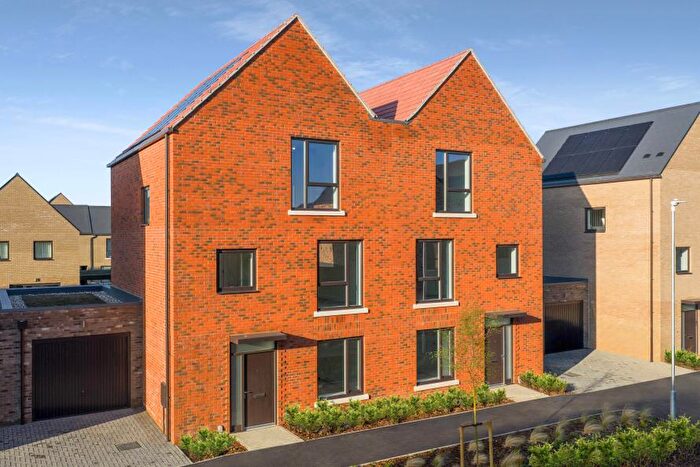 4 Bedroom Semi-Detached House For Sale In Newmarket Road, Cambridge, CB5