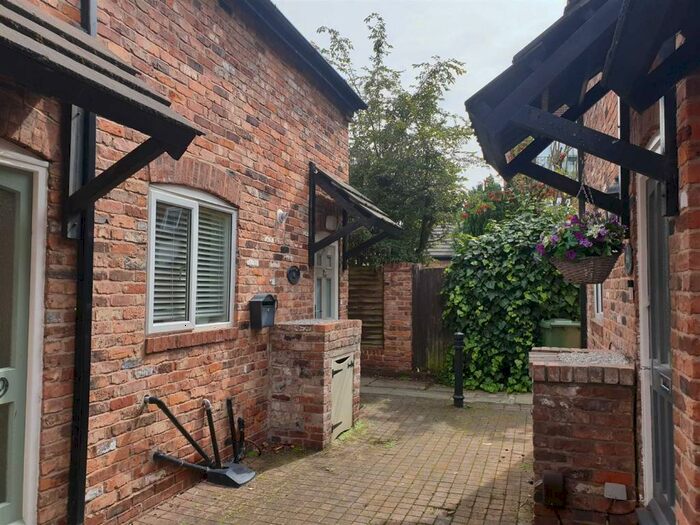 2 Bedroom Mews To Rent In Highgrove Mews, Wilmslow, SK9