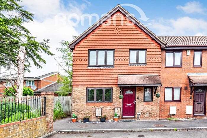 3 Bedroom House To Rent In The Wickets, Maidenhead, Berkshire, SL6