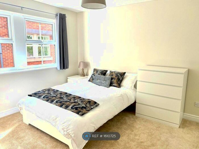 2 Bedroom Flat To Rent In The Cricketers, Leeds, LS5