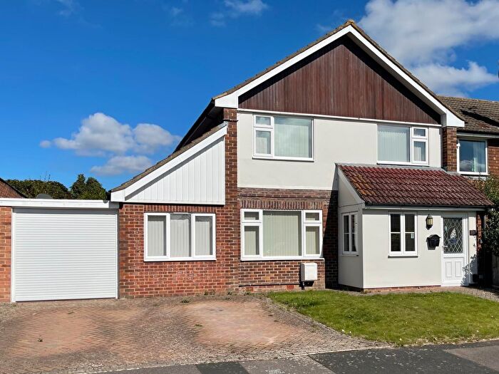 4 Bedroom Semi-Detached House To Rent In Paddock Close, Wantage, Oxfordshire, OX12