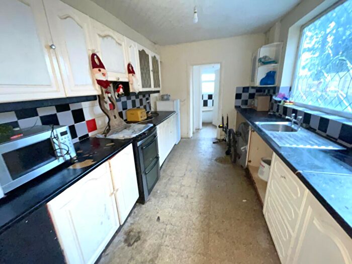 3 Bedroom Terraced House For Sale In Corporation Road, Grimsby, DN31