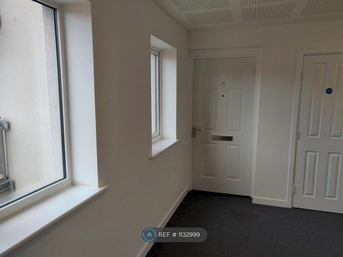 2 Bedroom Flat To Rent In Stones Avenue, Dartford, DA1