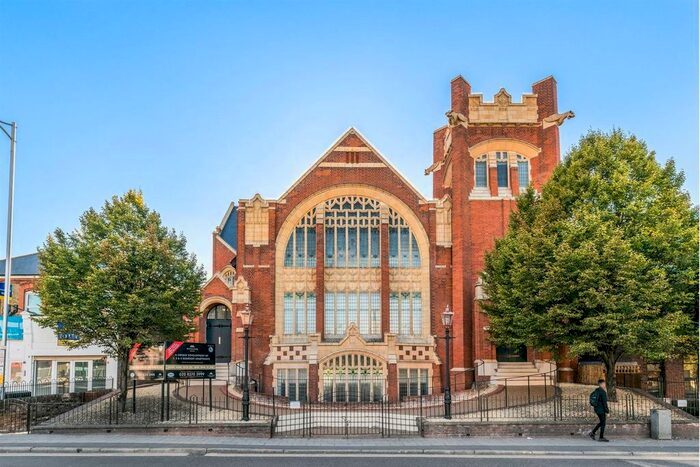 3 Bedroom Flat To Rent In Cranbrook Road, Ilford, Essex, IG1