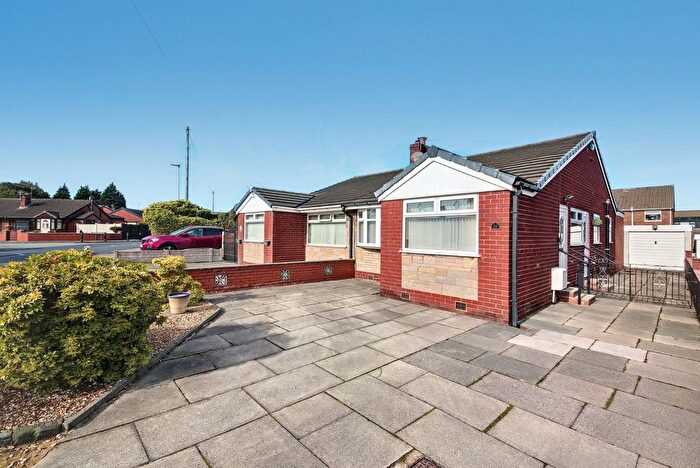 3 Bedroom Semi-Detached Bungalow For Sale In Fulbeck Avenue, Wigan, WN3