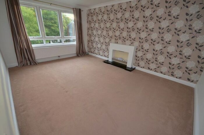 2 Bedroom Flat To Rent In Queens Avenue, Pontefract, WF8