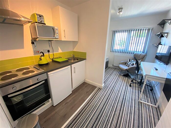 Studio To Rent In Bristol Road, Selly Oak, Birmingham, B29