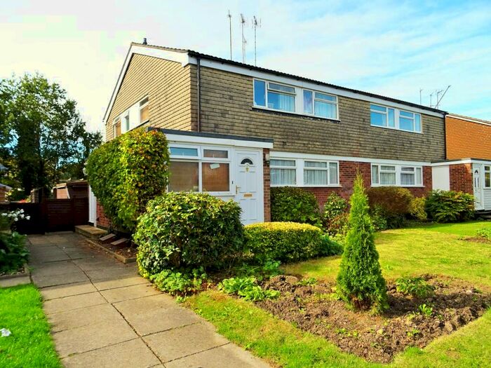 2 Bedroom Flat To Rent In Appledore Gardens, Lindfield, RH16