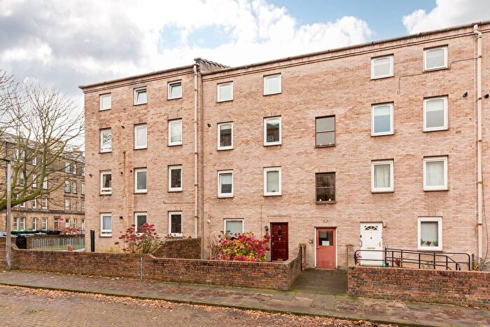 2 Bedroom Maisonette For Sale In Elgin Terrace, Edinburgh, EH7