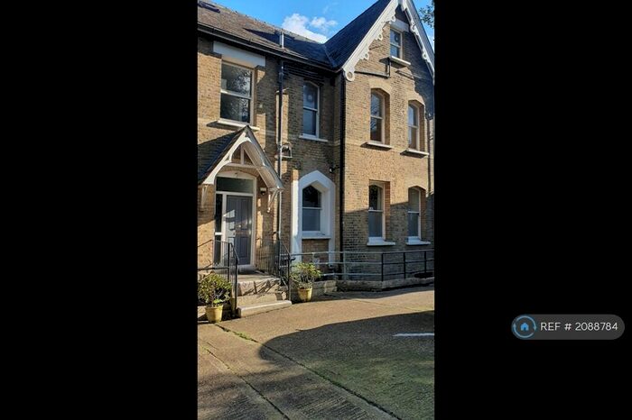 2 Bedroom Flat To Rent In Sydenham, London, SE26