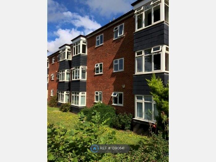2 Bedroom Flat To Rent In Taylors Close, Sidcup, DA14