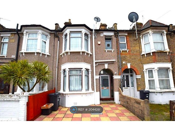 4 Bedroom Terraced House To Rent In Herbert Road, Ilford, IG3
