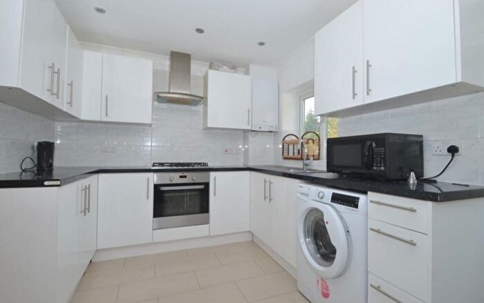 5 Bedroom Semi-Detached House To Rent In Sandringham Road, London, N22