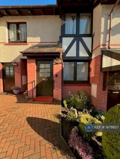 2 Bedroom Flat To Rent In Cults, Aberdeen, AB15