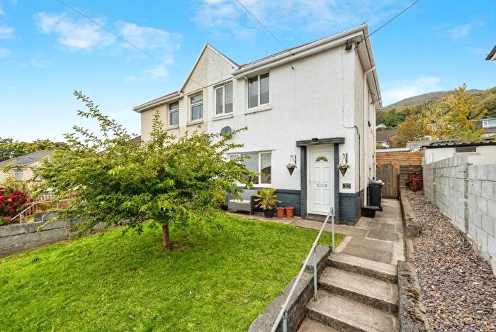 3 Bedroom Semi-Detached House For Sale In Cwrt Y Clafdy, Skewen, Neath, Neath Port Talbot, SA10