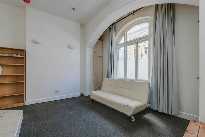 Studio To Rent In Challoner Street, London, W14