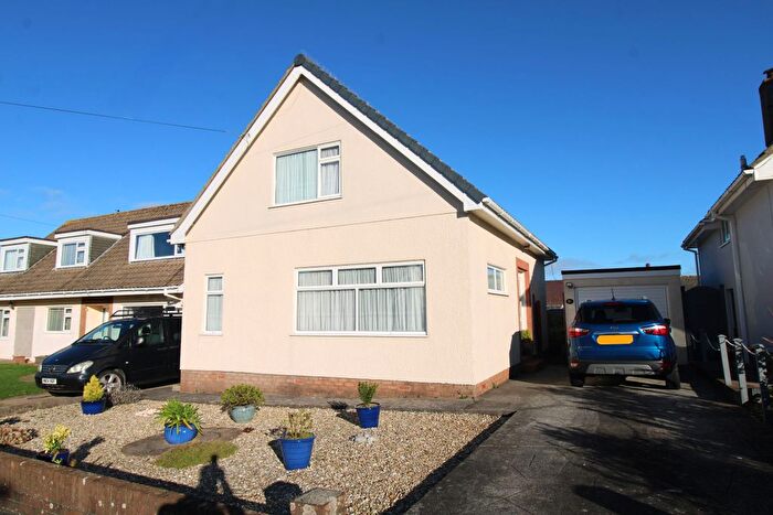 2 Bedroom Detached House For Sale In Duchy Park, Preston, Paignton, TQ3